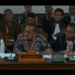 KPU dan Bawaslu Pesawaran mendalilkan bahwa pencalonan Aries Sandi Darma Putra telah memenuhi syarat