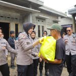 Polda Lampung dan Mahasiswa Gelar Baksos, Polwan Turun Langsung Bantu Korban Banjir di Pesawaran