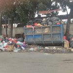 Warga Kelurahan perumnas Wayhalim Keluhkan Penempatan Bak Sampah di Pinggir Jalan