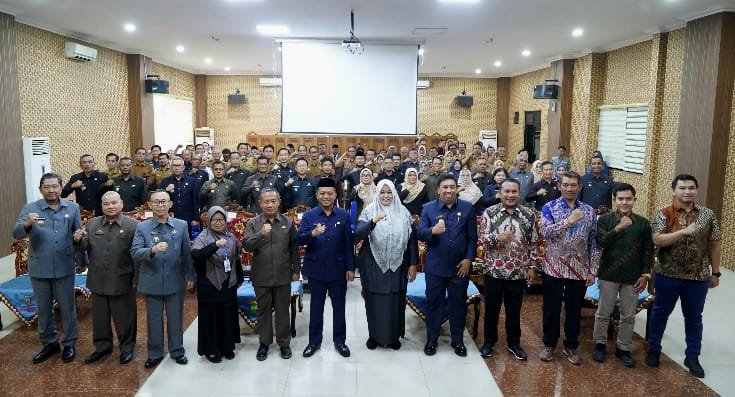 Bupati Pringsewu Pimpin Rapat Perdana, Targetkan Efisiensi Rp 150 Miliar untuk Masyarakat