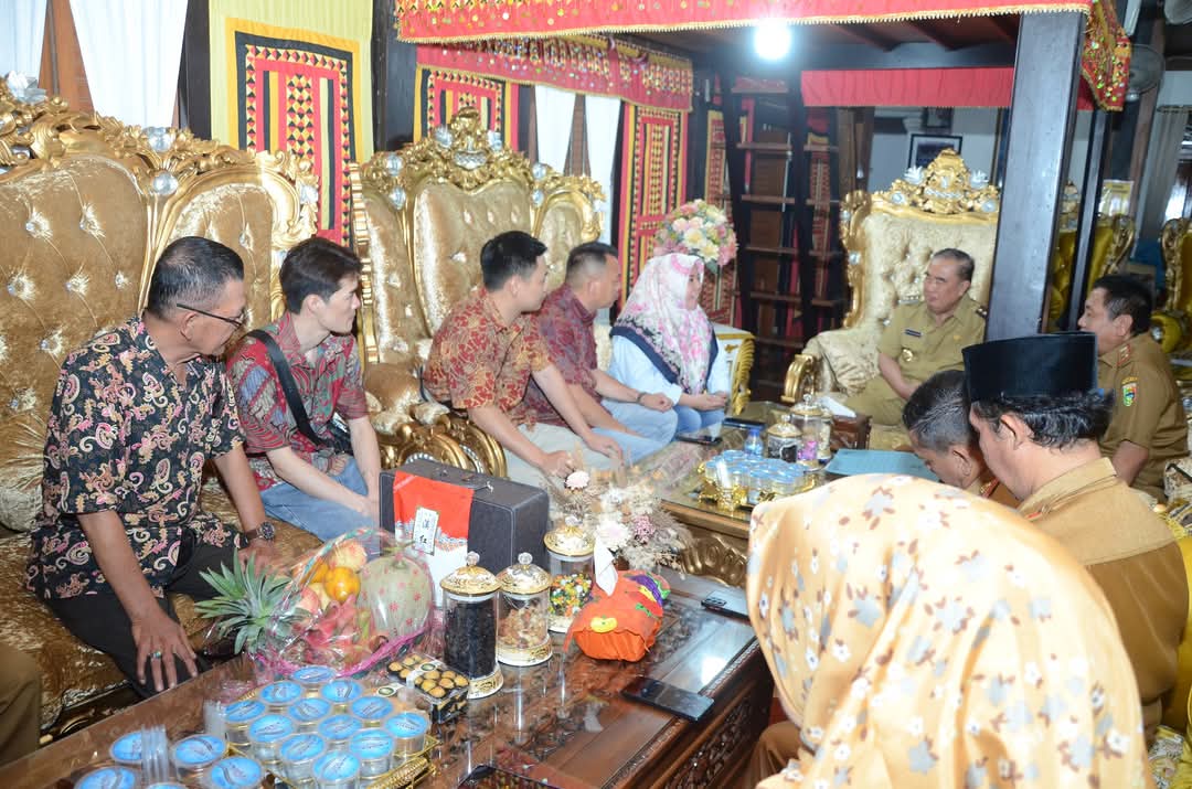 Investor China Tertarik Bangun Industri Furniture di Tanggamus, Bupati Beri Respons Positif