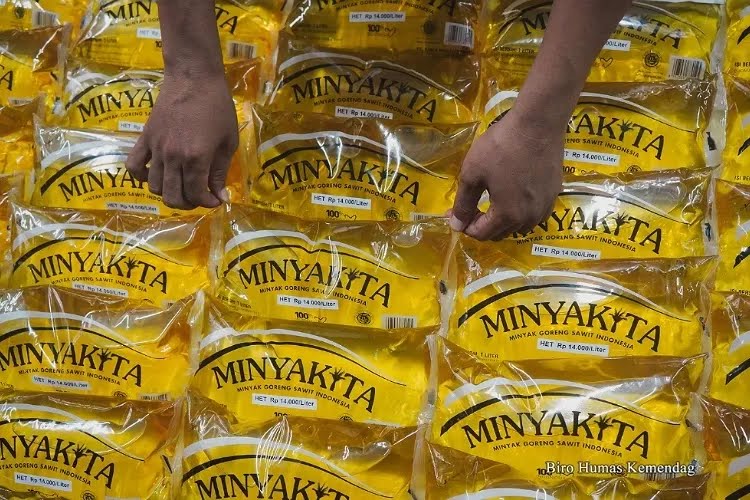 TERUNGKAP! Minyak Goreng Curang Beredar, Masyarakat Ditipu Besar-Besaran