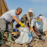 Libur Lebaran Jadi Momentum Hijau: Wagub Jihan Galang Aksi Bersih-Bersih di Pantai Lampung