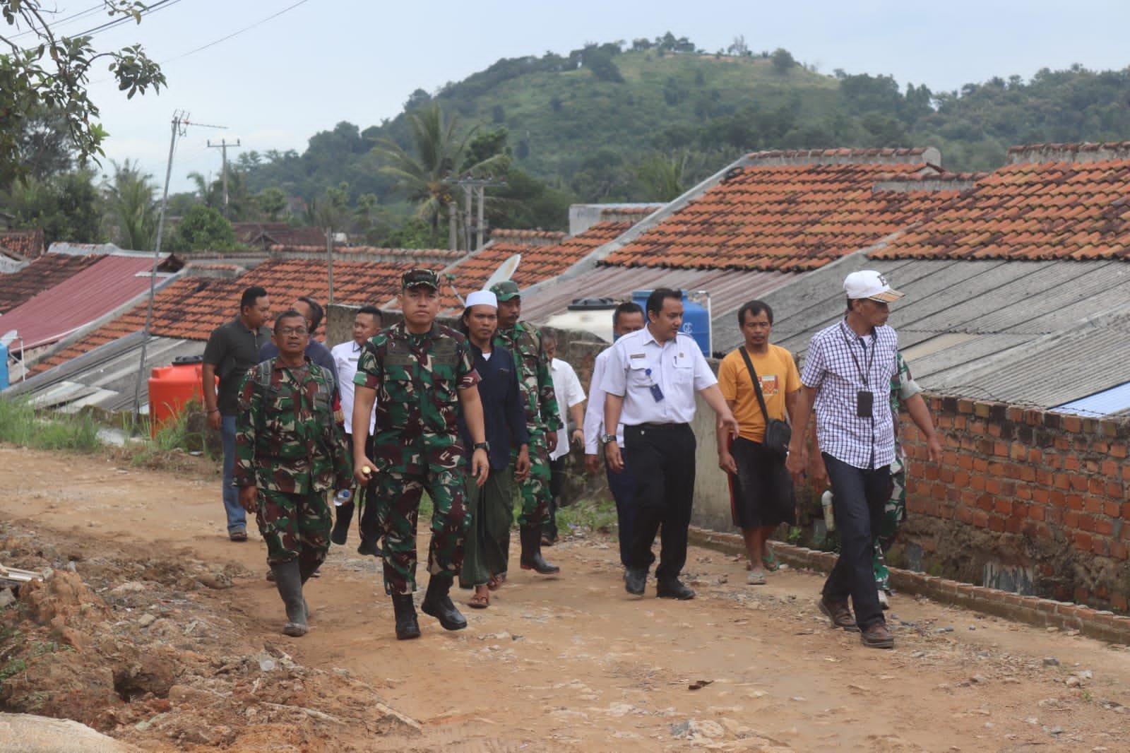 Kolonel Tan Kurniawan Turun ke Lapangan, Pantau Langsung Pembangunan Infrastruktur Warga bandar Lampung 