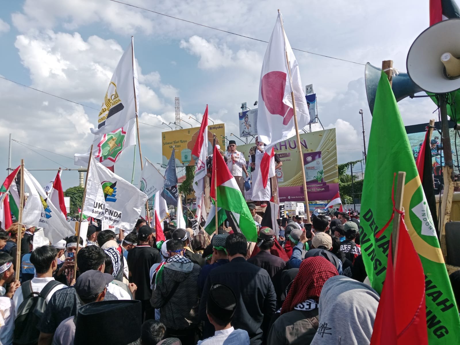 Ribuan Warga Lampung Suarakan Solidaritas untuk Palestina, Bundaran Adipura Jadi Lautan Kemanusiaan