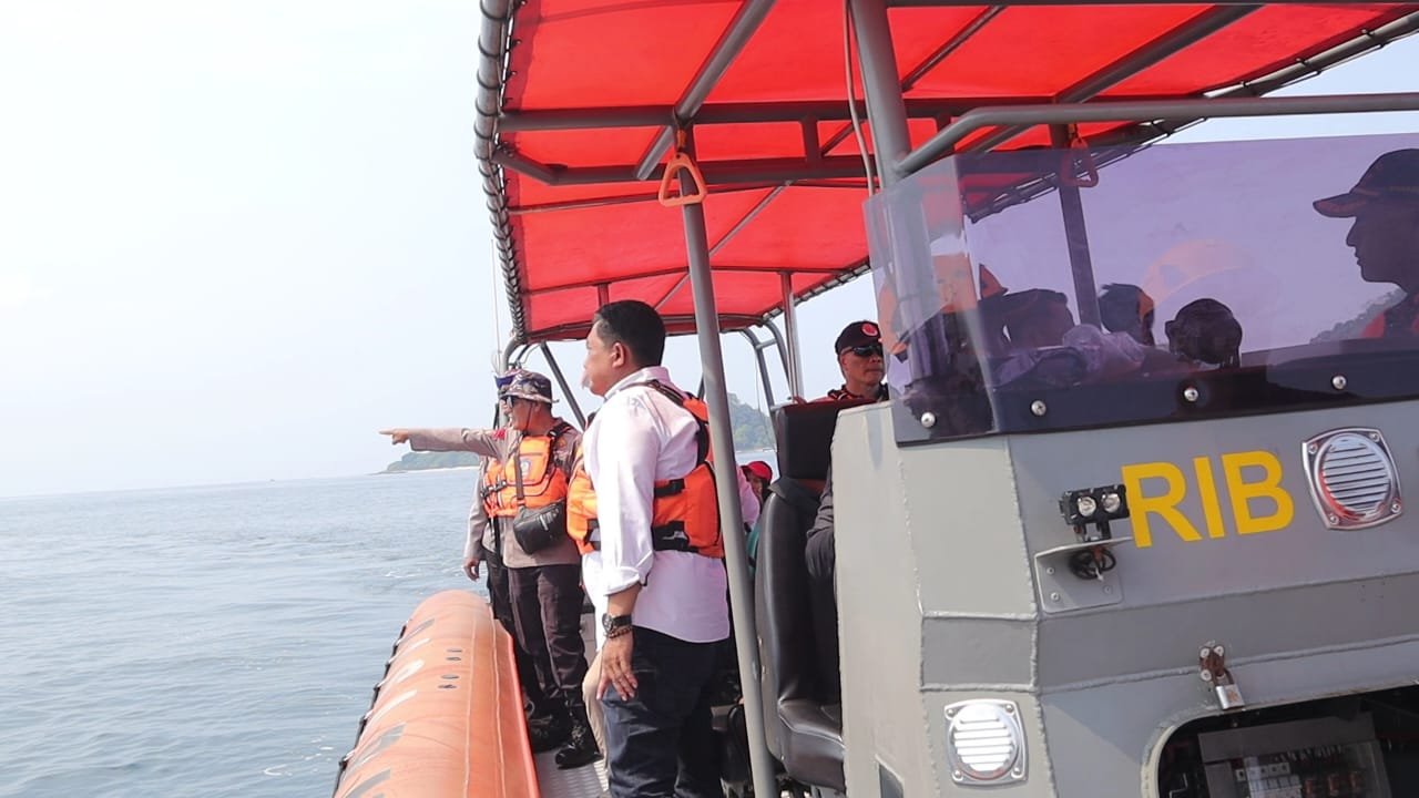 Polairud Polres Pesawaran dan Tim SAR Intensifkan Pencarian Korban Pembunuhan di Perairan Pulau Legundi