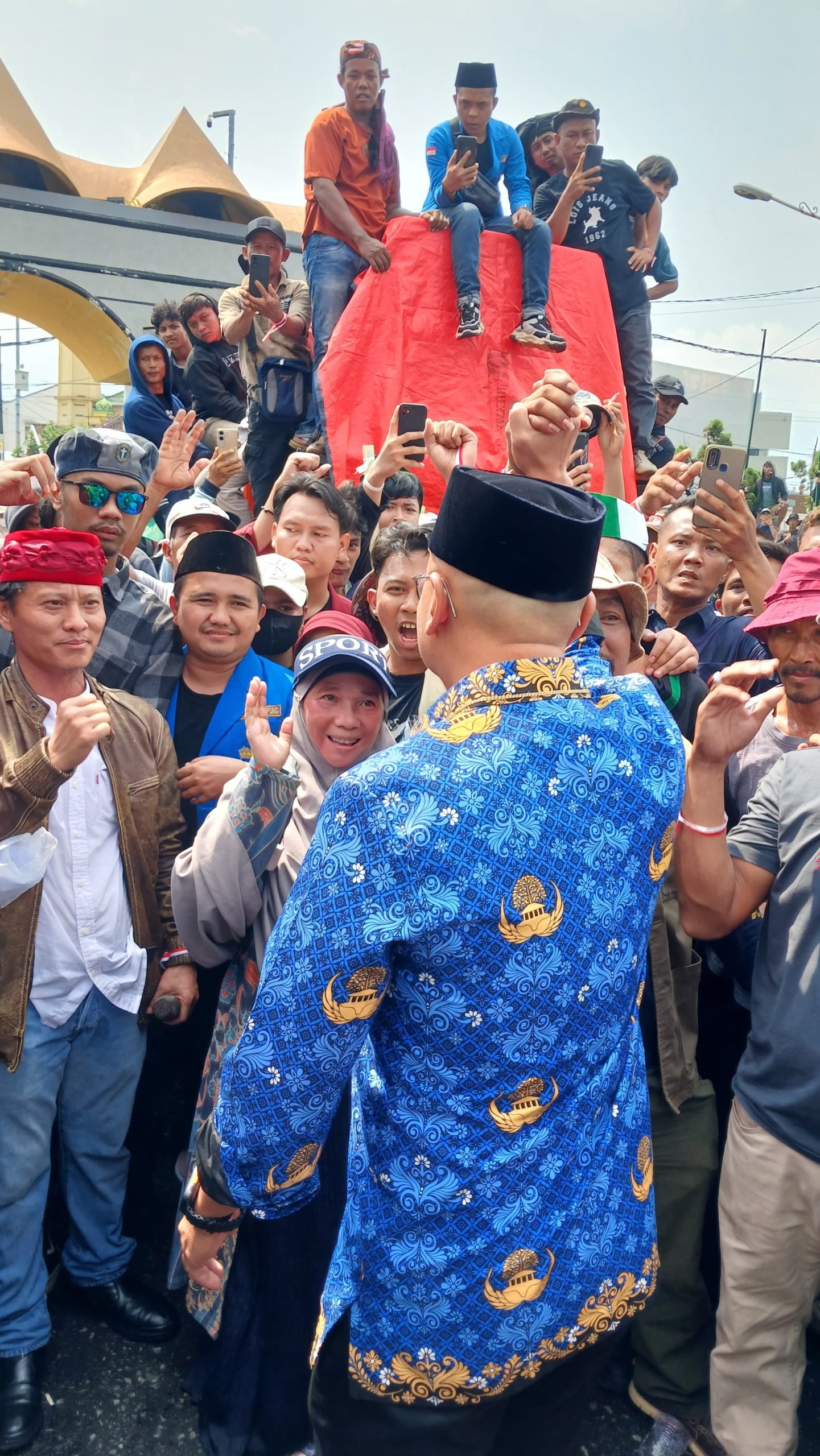 Harga Singkong dan Nasib Petani, Gubernur Mirza Siap Dialog: “Saya Tidak Tinggal Diam”