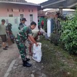 Aksi Jumat Bersih: Babinsa dan Warga Tanjung Karang Kompak Wujudkan Lingkungan Sehat