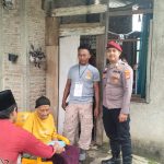 Demi Hak Pilih, Petugas TPS dan Polisi Datangi Rumah Warga Sakit di Pesawaran