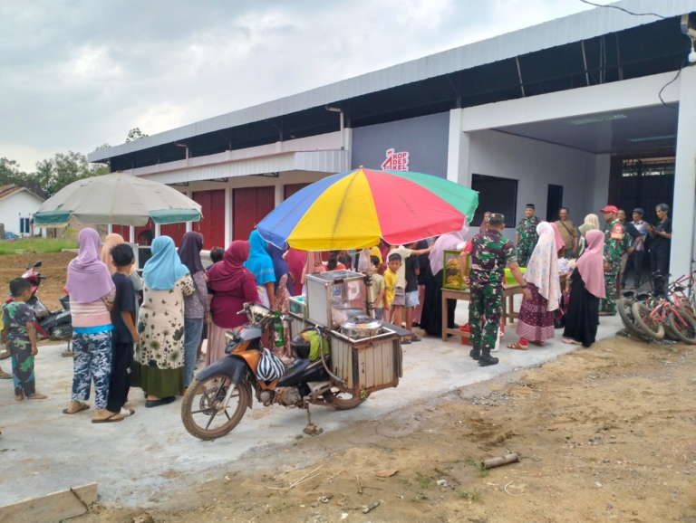 UMKM Berbagi Takjil: Koramil 421-09/Tjb dan KDKMP Purwotani Semarakkan Ramadhan 1447 H