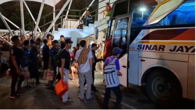Lonjakan Arus Mudik Mulai Terjadi di Terminal Tanjung Priok, Penumpang Meningkat Signifikan