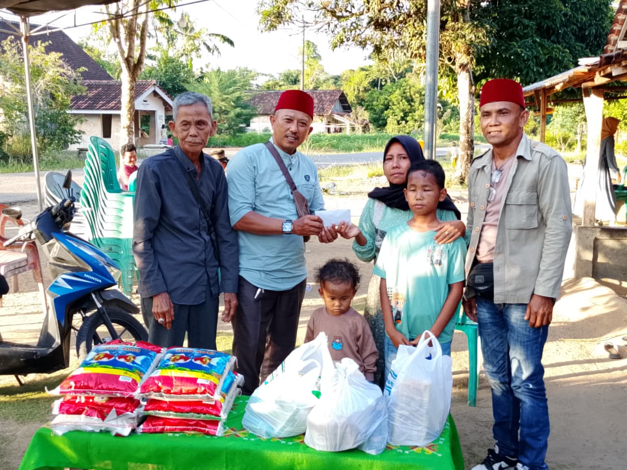 Korban Jalan Berlubang Tubaba: Karim Pergi untuk Selamanya, Warga Bergerak Bantu Istri dan Dua Anak yang Ditinggalkan
