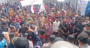 TANAH ADAT PITU: Masyarakat Adat Pitu Ngetiyuh Perjuangkan Kepastian Hukum Tanah Adat