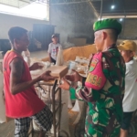 Jumat Berkah Babinsa Serda Ari Wibowo Perkuat Kepedulian Sosial di Tanjung Bintang