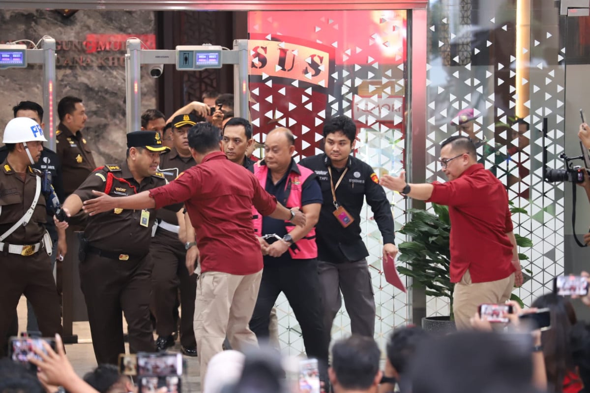 Dugaan Korupsi Tata Kelola MBG, Eks Kepala BGN Dadan Hindayana dan Dua Mantan Wakil Kepala Jadi Tersangka