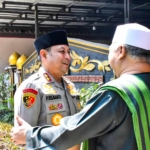Kapolda Jabar Sholat Jumat Keliling Perkuat Sinergitas Polri dan Ulama di Ponpes Al-Khairiyah Cirebon