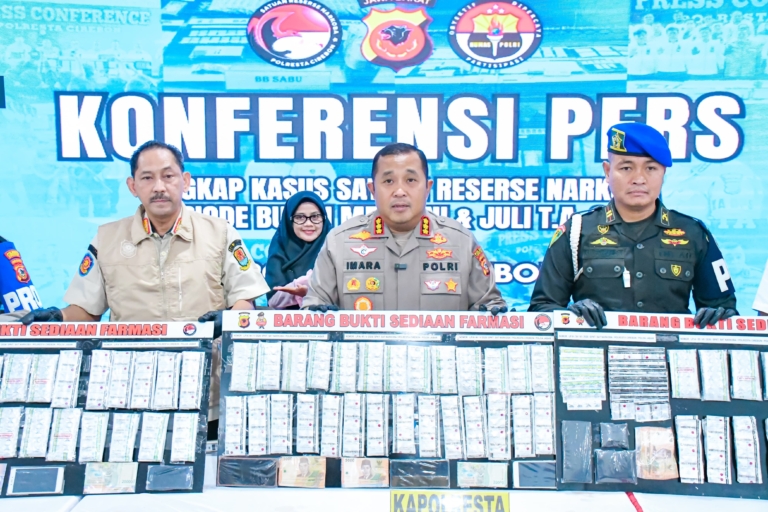 Polresta Cirebon Ungkap Narkoba: 26 Tersangka Diamankan, Belasan Ribu Obat Keras Disita
