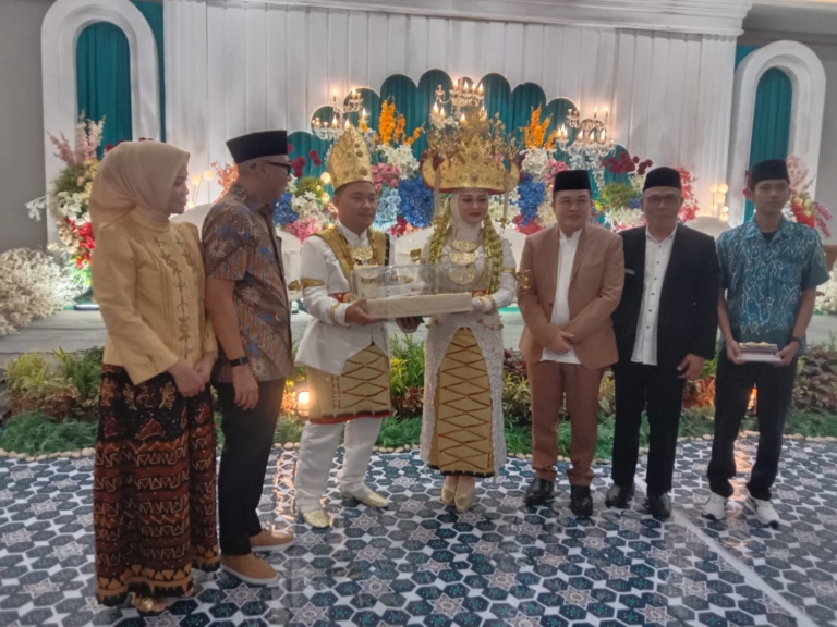 Nikah Massal Lampung: Gubernur Mirza Hadiri Begawi Cinta Lampung 2026, Ringankan Beban Warga