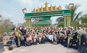 Ziarah Muslimat NU Jati Agung: 100 Jamaah Teladani Jejak Dakwah KH Gholib dan Ulama Lampung