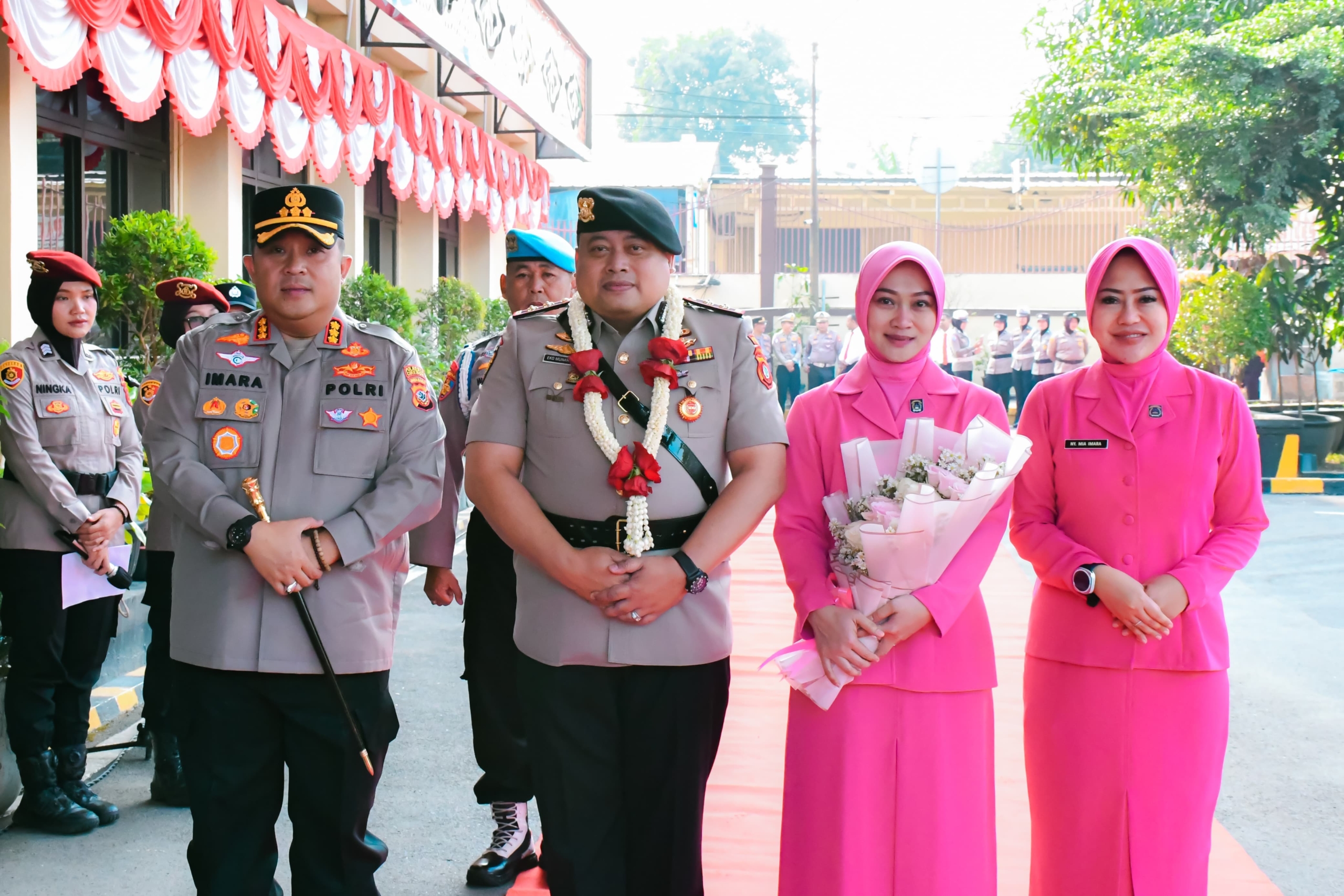 Penyerahan Jabatan Wakapolresta Cirebon Berlangsung Penuh Haru, Polresta Lepas AKBP Eko Munarianto dengan Apresiasi Tinggi