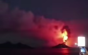 Status Anak Krakatau Naik: Warga Banten dan Lampung Diminta Tingkatkan Kewaspadaan