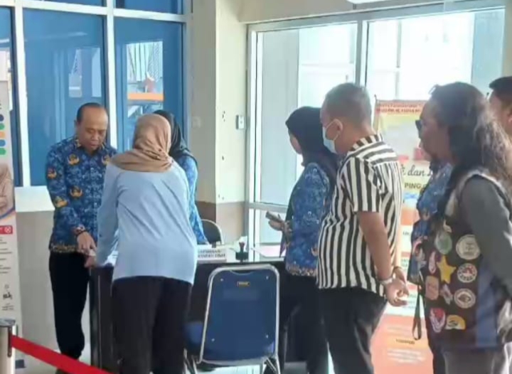Program SIGER PUAHKI: URC LEGEND Bersama RSCM Antar Obat Gratis untuk Pasien di Bandar Lampung