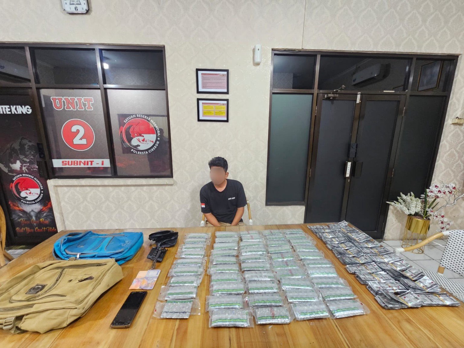 Polresta Cirebon Ringkus Tiga Pengedar, 6.964 Butir Obat Keras Ilegal Disita