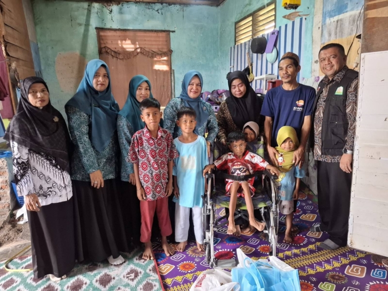 Bantuan Kursi Roda untuk Sultan, Kepedulian Pemerintah Aceh Hadir di Pidie