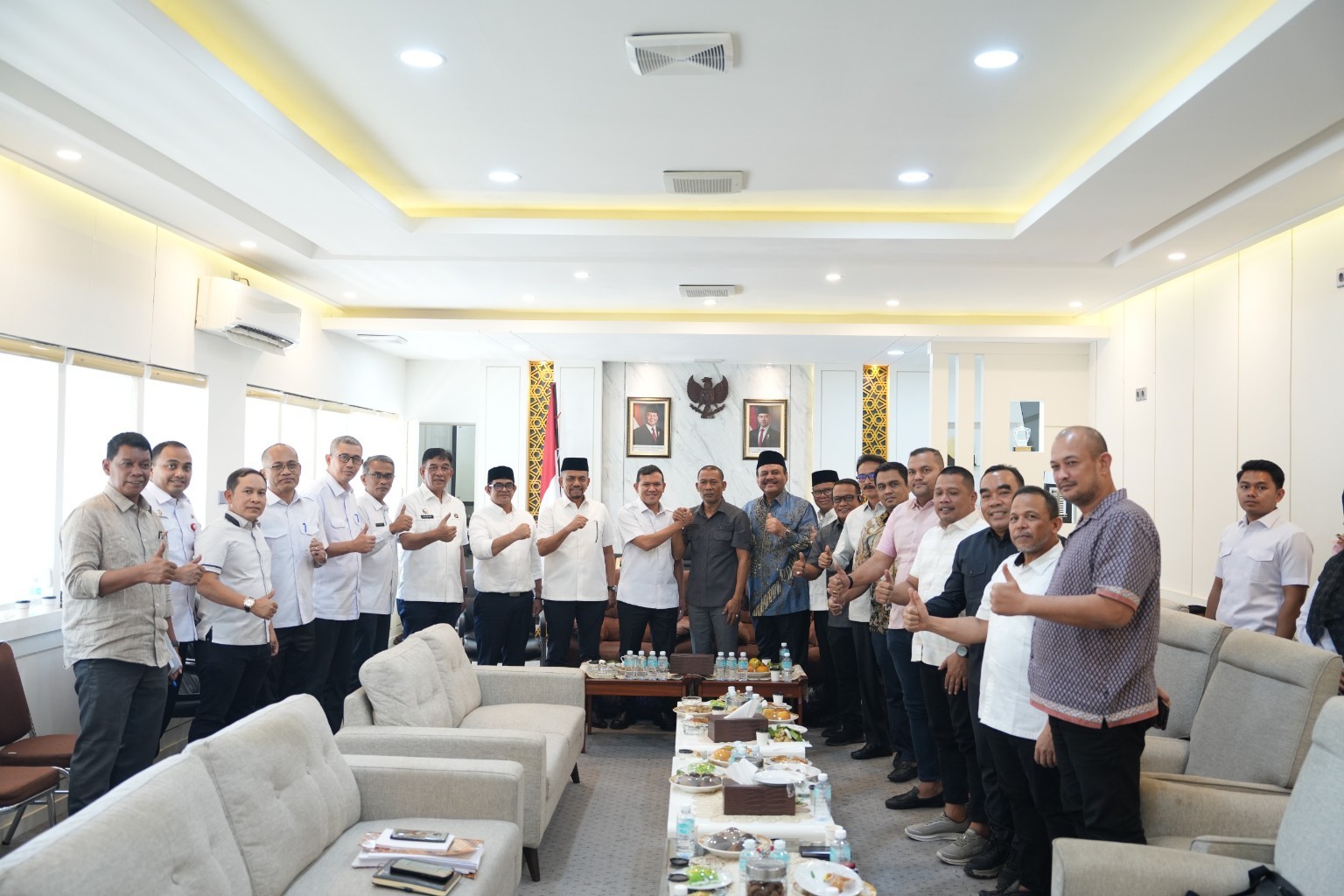 Wagub Aceh dan DPRA Bahas Percepatan Qanun APBA dan Stabilitas Sosial