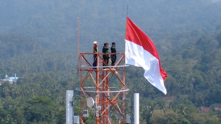 Pengibaran Merah Putih di Menara 74 Meter, Puslatpurmar 8 Teluk Ratai Kobarkan Semangat Kemerdekaan