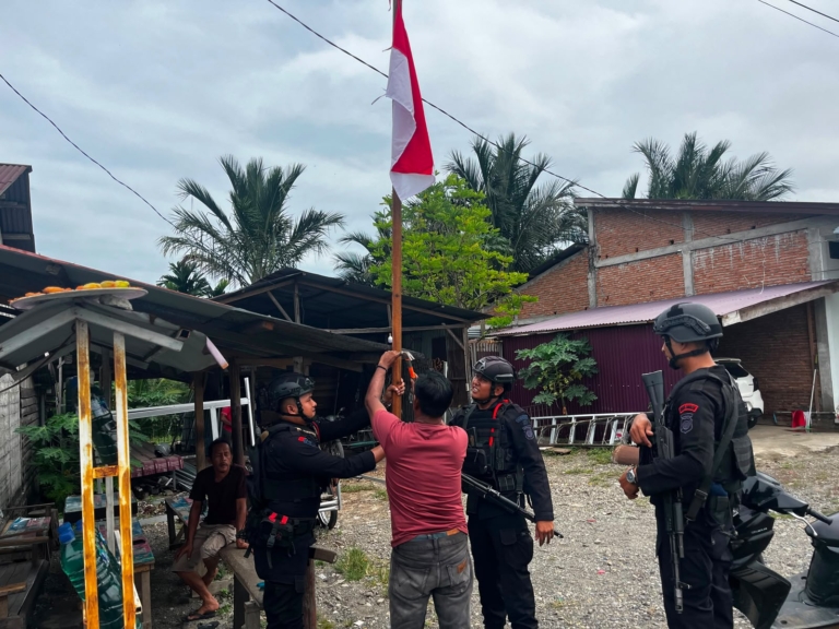 Polda Aceh Bagikan 6.000 Bendera Merah Putih, Termasuk ke BRA