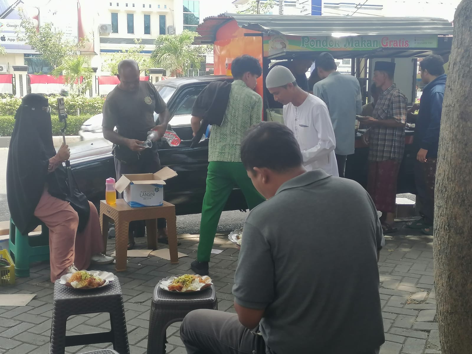 Pondok Makan Gratis Banda Aceh: Niat Tulus yang Berbuah 300 Porsi Setiap Jumat