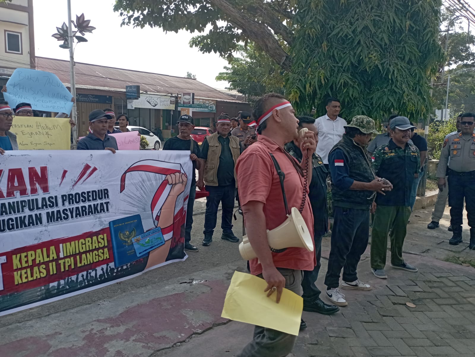 Layanan Imigrasi Langsa Diprotes, Massa Tuntut Kepastian Hukum dan Jalur Prioritas