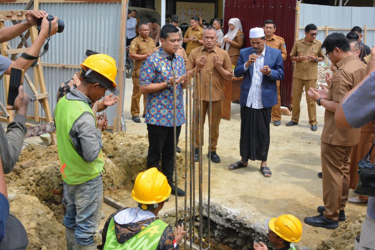Wali Kota Langsa Letakkan Batu Pertama Pembangunan Masjid Asy-Syakirin
