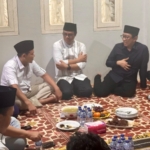 Wagub Aceh Dek Fadh Bertakziah ke Rumah Duka Sjamsul Kahar, Ayahanda Wamenkomdigi Nezar Patria
