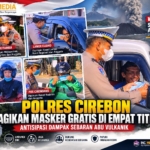 Polres Cirebon Bagikan Masker Gratis di Empat Titik, Antisipasi Dampak Sebaran Abu Vulkanik