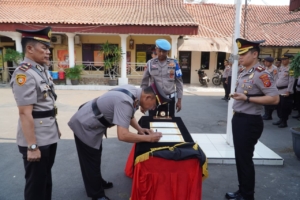Sertijab Kapolsek Lemahwungkuk, IPTU Didik Siswanto Resmi Jabat Kapolsek