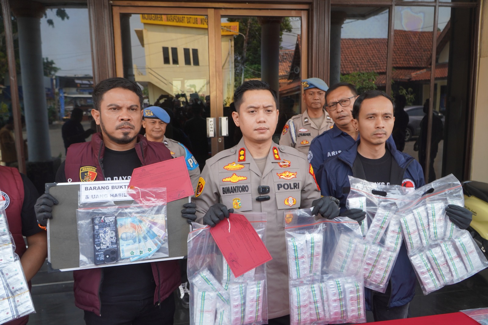 9.700 Obat Keras Diamankan, Polisi Bongkar Dugaan Peredaran Tramadol dan Trihexyphenidyl di Cirebon