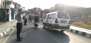 Personel Siaga Pagi Polres Kuningan Perkuat Pengaturan Lalu Lintas di Titik Rawan